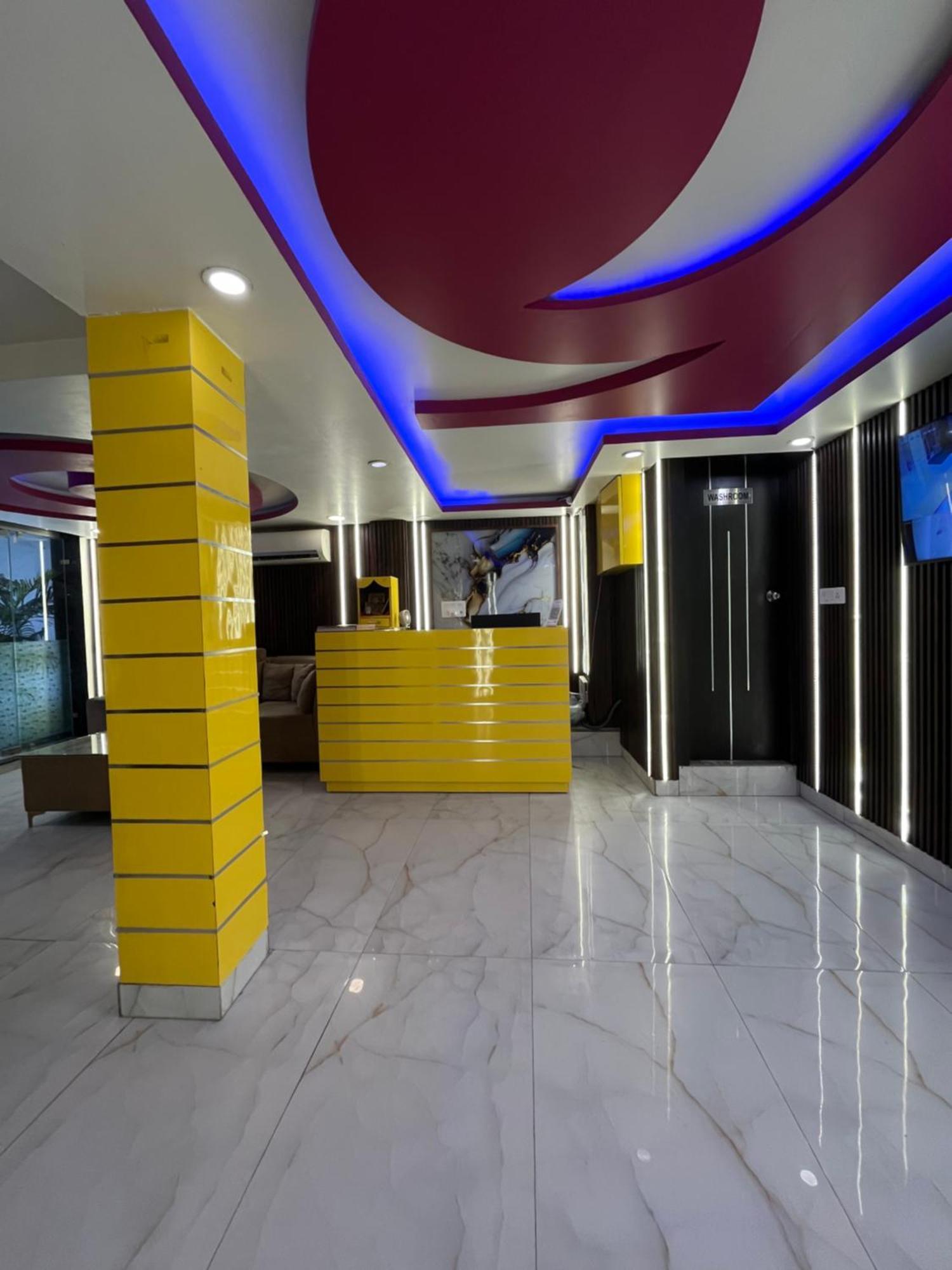 Отель Jupiter Plaza- A Brand Of The Reality Нью-Дели Экстерьер фото